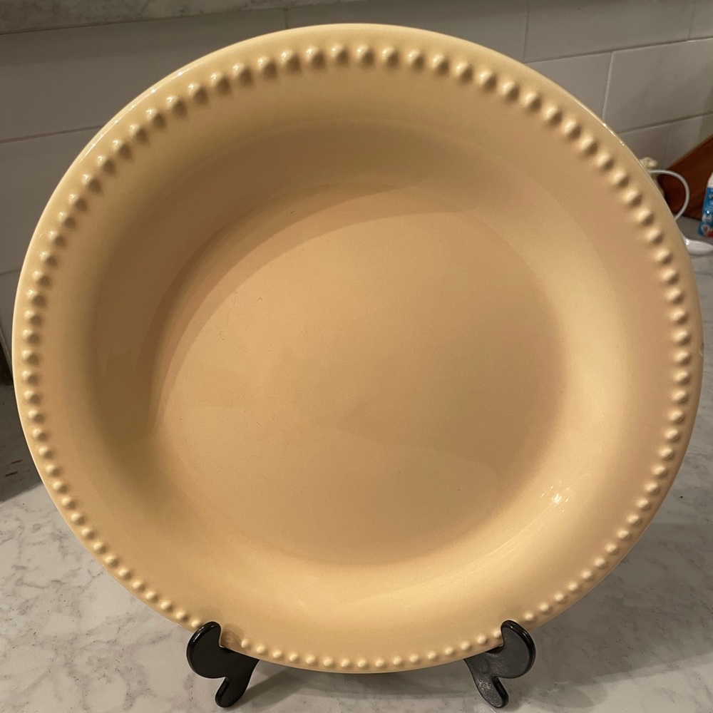 Pottery Barn RETIRED Yellow Emma dinner Plates - Set of 4 EUC